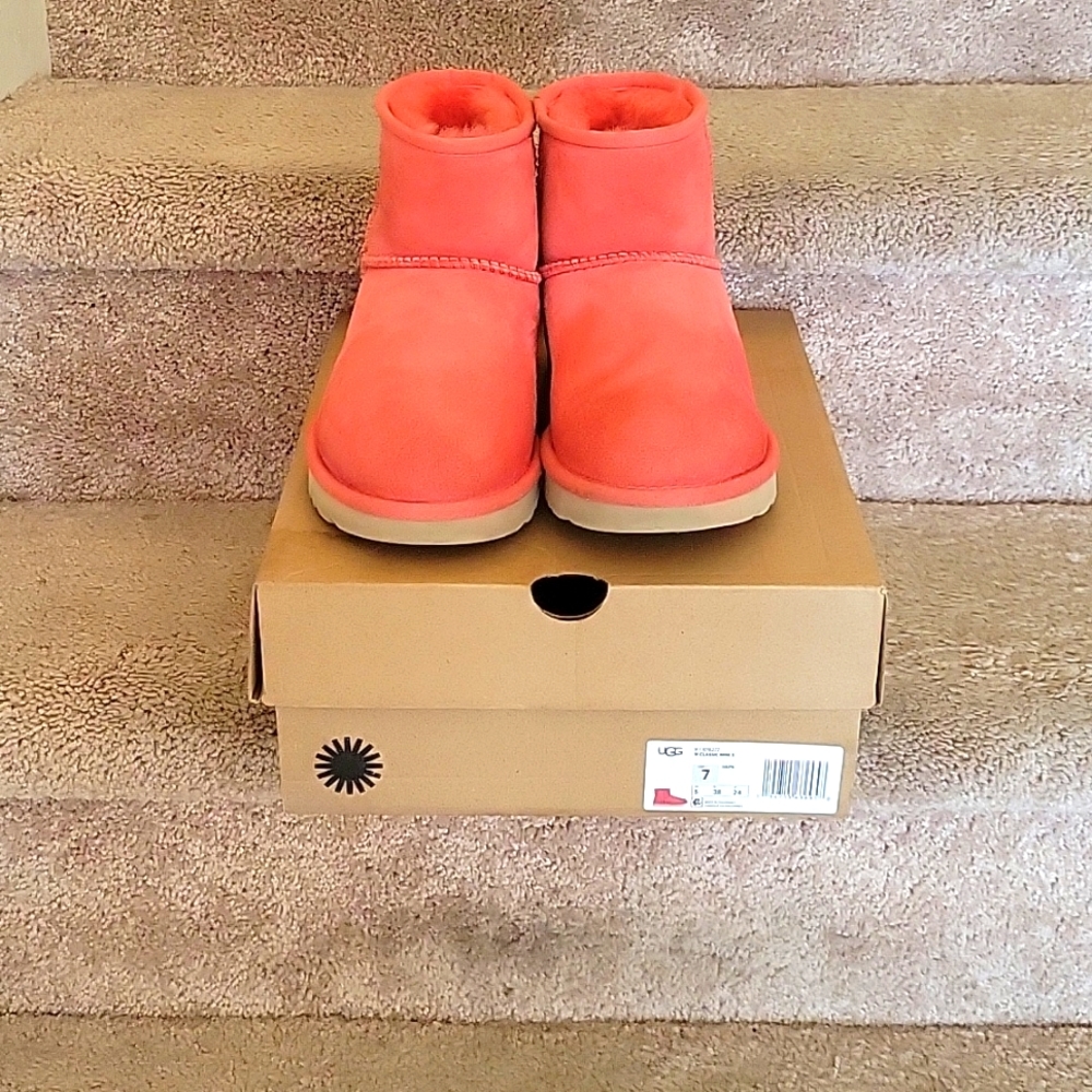 UGG Kids Boots in Bright Orange